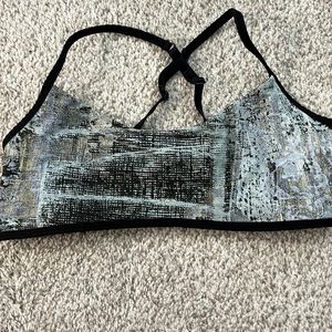 Lululemon sports bra size 8